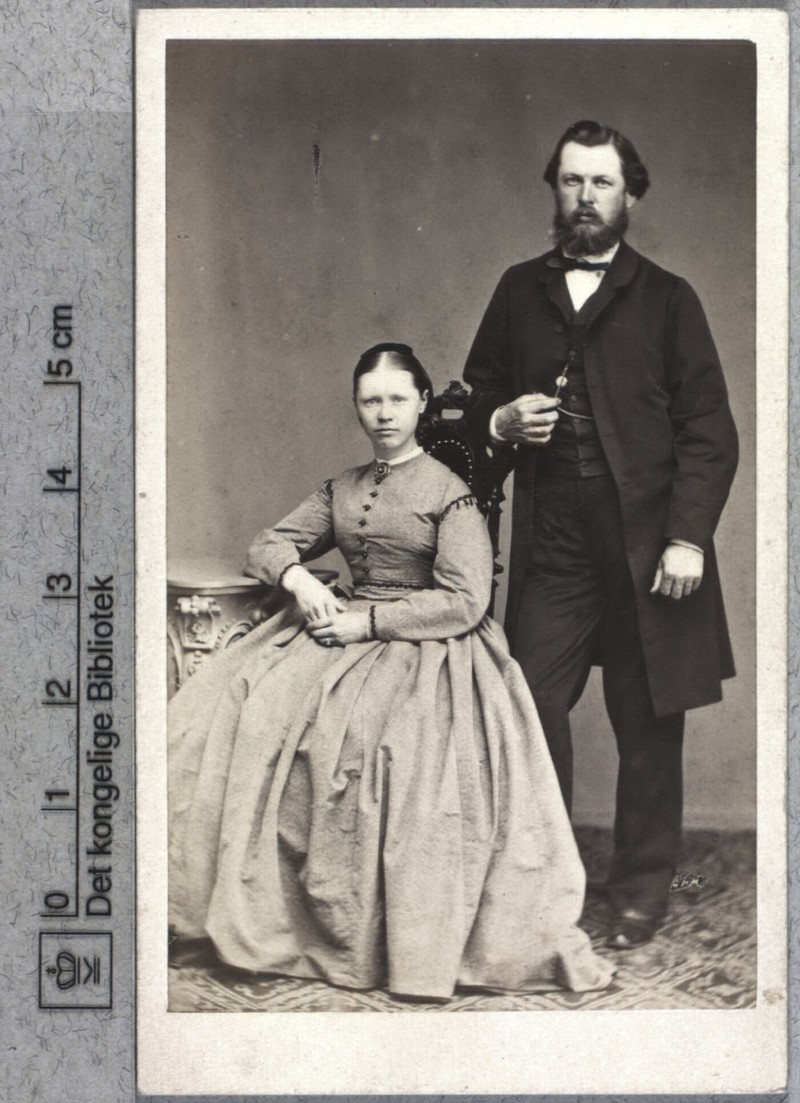 Valdemar Henningsen og hans kone Marie Henningsen, f. Balle.Foto: Christoph Heinrich Hermann Ohm.Det Kongelige Bibliotek, Billedsamlingen, Danske portrætter.